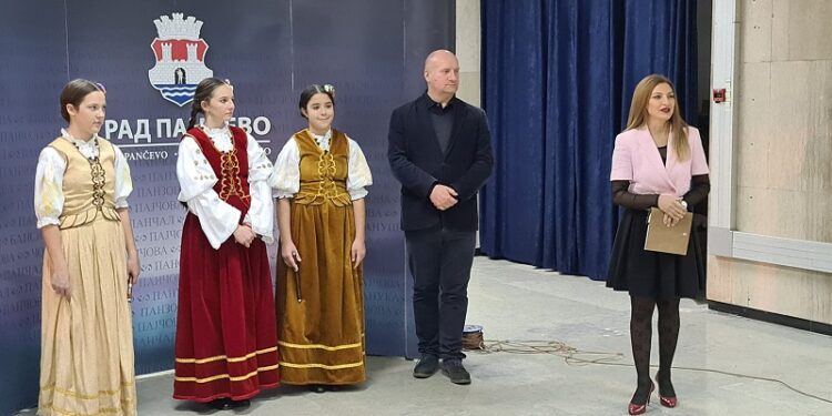 Počeli Susreti izvornih pevačkih grupa 21. „Etno glas“ u Pančevu