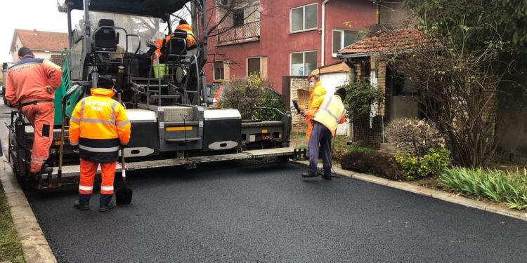 Nastavljaju se radovi na rehabilitacija puteva i ulica u MZ Gornji grad