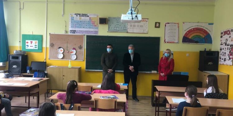 Božić u poseti „isturenom“ odeljenju Muzičke škole u BNS