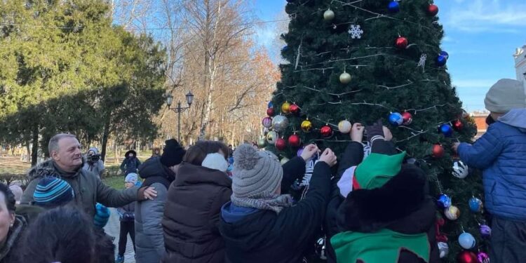 U Kovačici tradicionalno okićena jelka prijateljstva