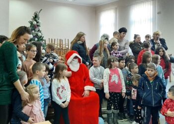 Aktiv žena „Gaj“ organizovao podelu novogodišnjih paketića