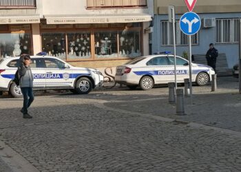 Skočio sa četvrtog sprata i poginuo