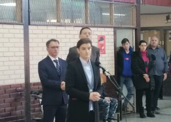 Premijerka Ana Brnabić u Mašinkoj školi i na Keju