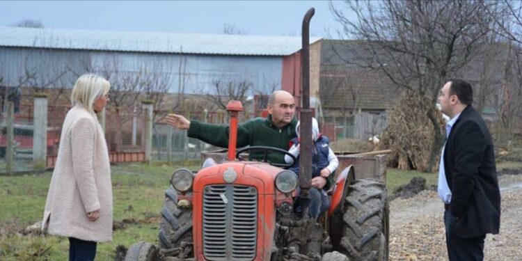 Komunikacija građana i vlasti urodila plodom. Sređuju se putevi u Sakulama, Markov na terenu