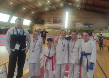 Četiri medalje za kovačičke karatiste