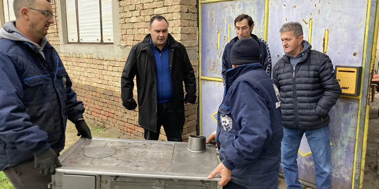 Opština Opovo podelila 20 šporeta socijalno ugroženom stanovništvu