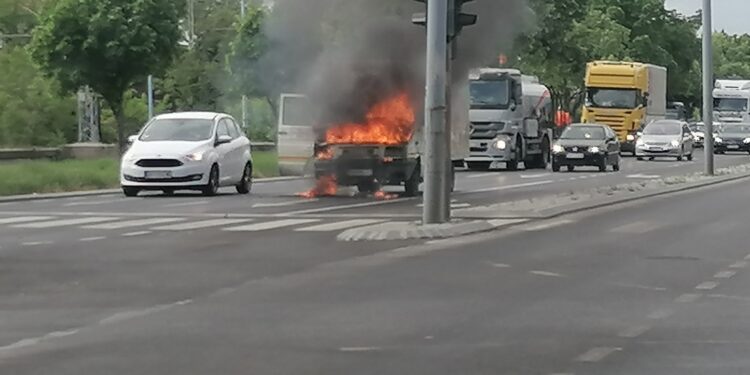 Zapalio se kamion u Pančevu