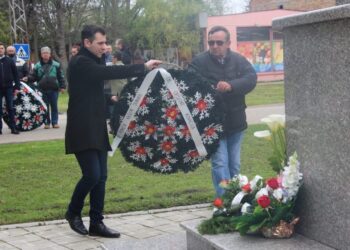 Položeni venci na spomenik Tiboru Cerni