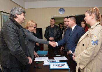 OO SNS Opovo predao lokalnu listu za izbore