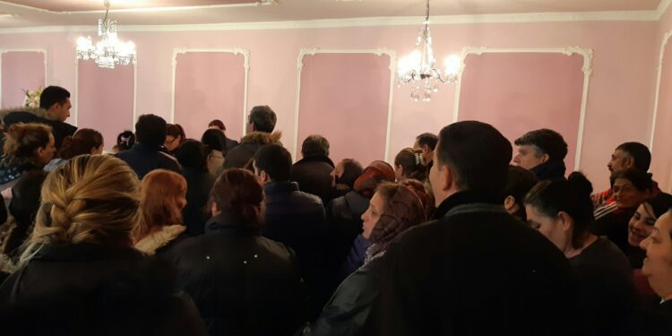 I u Kovačici velike gužve na potpisivanju liste SNS