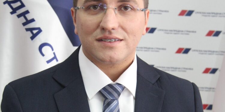 Narodni poslanik SNS Marko Mladenović čestitao novogodišnje praznike