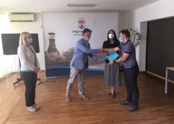 Mašinska i Poljoprivredna škola dobile sredstva za opremanje kabineta