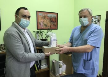 Markov uručio šest kiseoničkih glava Opštoj bolnici