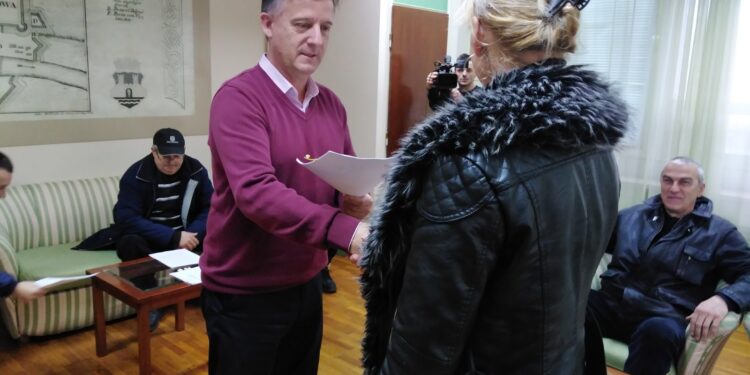 Građevinski materijal za izbegla lica