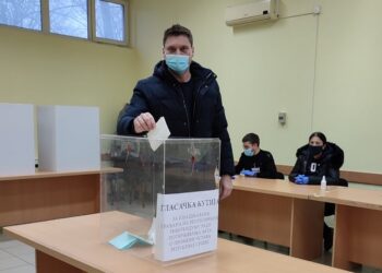 Gradonačelnik Stevanović nakon glasanja pozvao sugrađane da izađu na birališta
