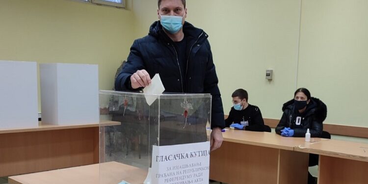 Gradonačelnik Stevanović nakon glasanja pozvao sugrađane da izađu na birališta
