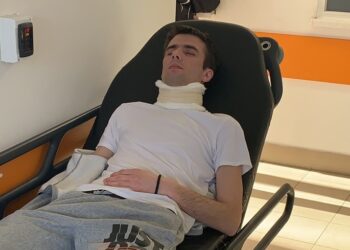 OPOZICIONAR NAPAO ODBORNIKA SNS: Ščepao ga za vrat i pretio „momcima koji lome ruke i noge za 200 evra“