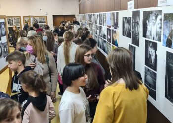 U Ivanovu otvorena 40. Omladinska izložba fotografije Srbije