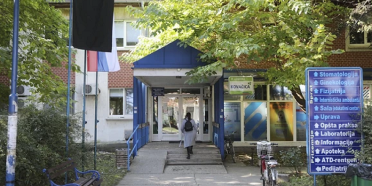 Kovid ambulanta Kovačica: Smanjenje broja aktivnih slučajeva kovid 19, vakcine dostupne