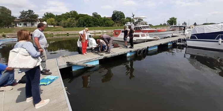 KOVIN: Počeli radovi na proširenju pontona na Dunavcu