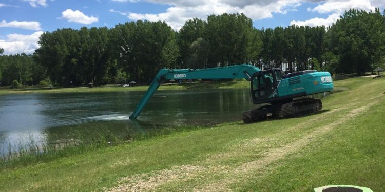 KOVIN: Počeli radovi na proširenju pontona na Dunavcu