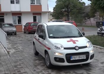 Dom zdravlja Opovo od Pokrajine dobio hibridno vozilo za prevoz pacijenata