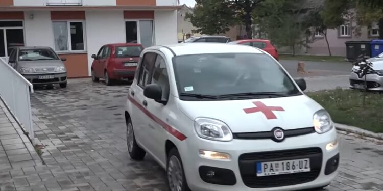 Dom zdravlja Opovo od Pokrajine dobio hibridno vozilo za prevoz pacijenata