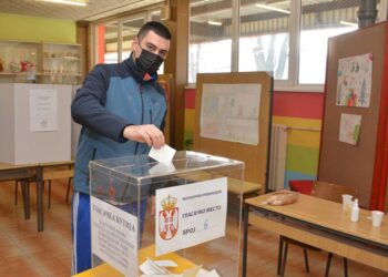 U Južnobanatskom okrugu do 16 časova glasalo 23.01 odsto