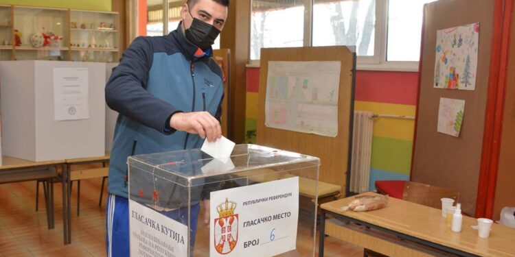 U Južnobanatskom okrugu do 16 časova glasalo 23.01 odsto