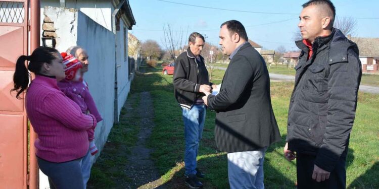 Akcija raspodele zimskog ogreva za socijalno ugrožena domaćinstva u Opštini Opovo