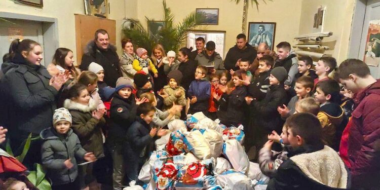 JVP „Vode Vojvodine” obradovalo decu na Kosovu i Metohiji za Srpsku novu godinu