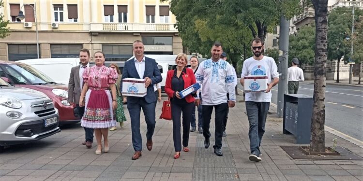 Predata prva lista za izbore za Nacionalni savet slovačke nacionalne manjine