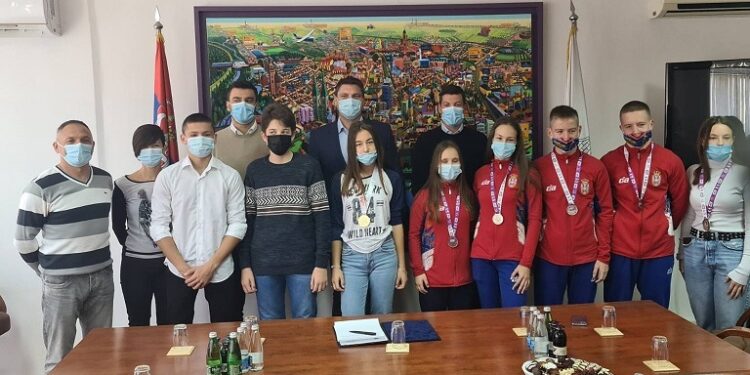 Gradonačelnik Pančeva priredio prijem za osvajače medalja na Sportskim igrama mladih i Školarijadi