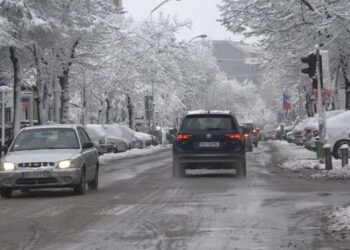 Sneg u Pančevu i dalje pada, saobraćaj se odvija nesmetano