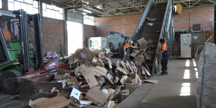 MARKOVIĆ: Reciklažom jedne plastične flaše uštedi se 3.5 kilovata električne energije