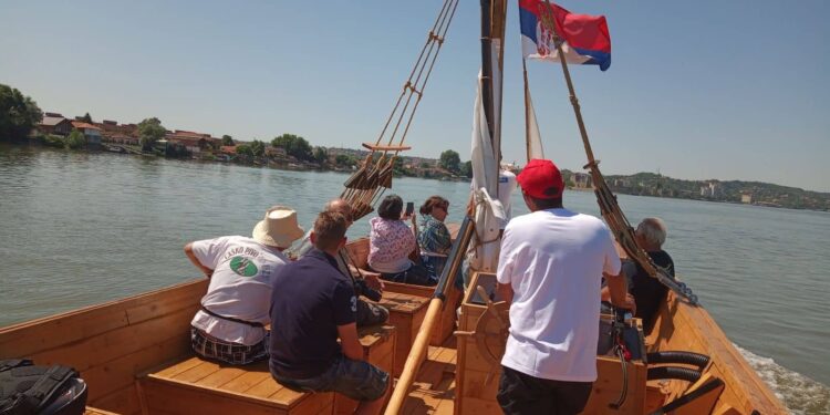 Vožnja šajkom po Dunavu upotpunila turističku ponudu Kovina