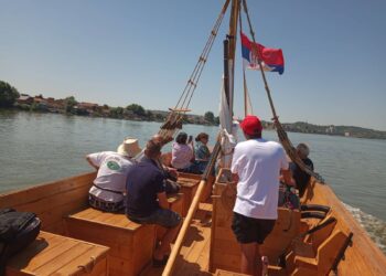 Povodom Dana Dunava u Kovinu organizovana vožnja šajkom