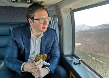 Vučić ispraćen „zeljanicom“ iz Novog Pazara