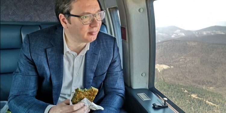 Vučić ispraćen „zeljanicom“ iz Novog Pazara