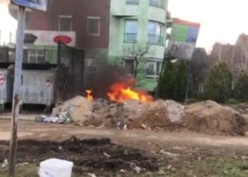 Gorela mala divlja deponija kod vrtića „Petar Pan“