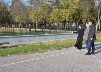 Sefkerin: Urađena ograda na delu porte crkve, poslanik Ginculj najavio nove projekte