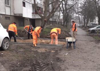 STRELIŠTE: Sređivanje pešačkih staza i trotoara