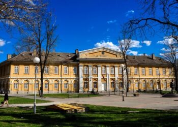Povećanje plata zdravstvenim radnicima za 10 odsto od 1. aprila