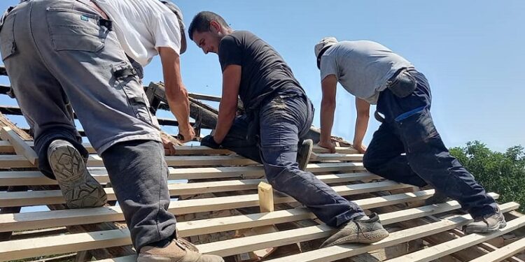 Humanitarno udruženje „Ognjište“ obnovilo kuću petoro dece Mijajlević iz Vladimirovca