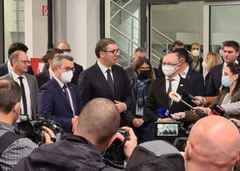 PREDSEDNIK VUČIĆ U KOMPANIJI BROSE: Kako izgleda, nadrealno, tek će Pančevo da oživi!