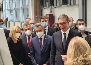 PREDSEDNIK VUČIĆ U KOMPANIJI BROSE: Kako izgleda, nadrealno, tek će Pančevo da oživi!