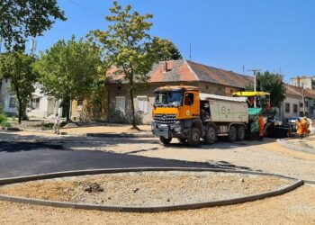 Asfaltiranje drugog dela ulice Cara Lazara u Pančevu