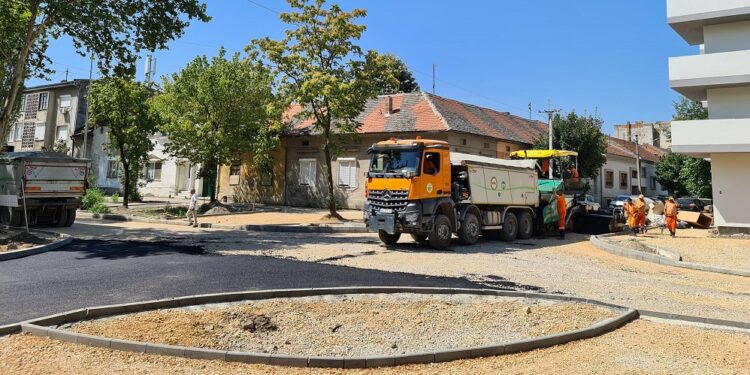 Asfaltiranje drugog dela ulice Cara Lazara u Pančevu
