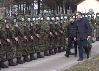 VUČIĆ U PANČEVU: Nastavljamo ulaganje u Vojsku Srbije, čuvajte svoju zemlju