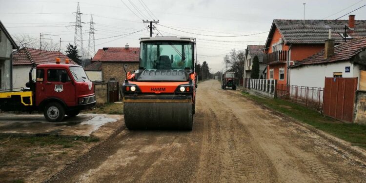 Radovi na Bavaništanskom putu, u Dolovu i na pešačkim stazama u starom Pančevu